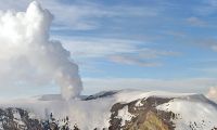 Volcán Nevado del Ruiz se mantiene en alerta naranja.