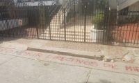 Grafitis a las afueras de la sede administrativa del Unión.