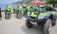 Entrega del parque automotor en Taganga.