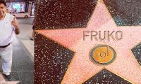 'Fruko' en su estrella en el Paseo de la Fama.