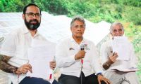 Firma del acuerdo para la creación de la empresa energética. 