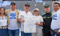 Entrega títulos de propiedad 