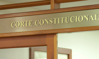 Corte Constitucional protege y ordena la libertad de mujer que mató a su violador
