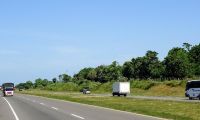 La concesión Autopistas del Caribe pidió a los conductores no estacionar a ambos lados de la vía Oriental