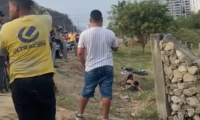 Dos hermanos se estrellaron en Cabo Tortuga: uno falleció y otro quedó gravemente herido