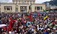 Los maestros en la manifestación del miércoles en la Plaza de Bolívar de Bogotá