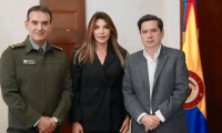 Reunión alcaldesa Luz Helena Andrade, ministro del Interior, Juan Fernando Cristo y el director general de la Policía Nacional, William Salamanca.