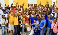 Carlos Pinedo cuello con ciudadanía. 