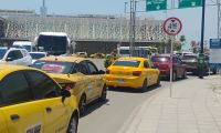 Caos vehicular en el aeropuerto Simón Bolívar.