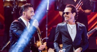 Maluma y Marc en los Premios Juventud. 