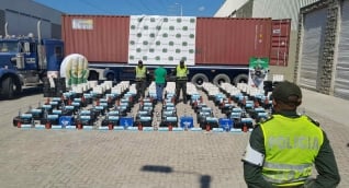 Prensa Policía Fiscal y Aduanera. Mercancía de contrabando.