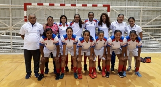 Selección Magdalena femenina de fútbol de salón que clasificó a Juegos Nacionales.