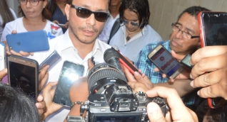 Carlos Caicedo, durante la declaración a los medios de comunicación.