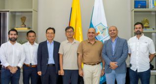 Alcalde Carlos Pinedo y embajador de Colombia en Corea