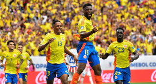 Con la magia de James, Colombia arrasa en su debut en la Copa América