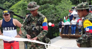 Polémica por participación de disidencia de Farc en inauguración de puente en el Cauca