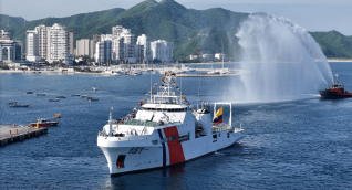 El buque ARC Simón Bolívar llega a Santa Marta y abre sus puertas al público