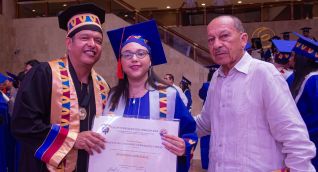Tras varios años de esfuerzo y luchar contra quebrantos de salud, Vanessa Hernández Espejo alcanzó el sueño de graduarse como Ingeniería Industrial de la Universidad del Magdalena