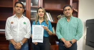 Sandra Isabel Brito Linero, gerente del SETP, y Julio del Castillo Lozano, subdirector del Centro de Logística y Promoción Ecoturística del SENA. 