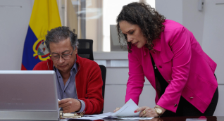 El Presidente Petro y la Ministra de Transporte, María Constanza García.