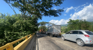 Comunidades de la Sierra declaran paro indefinido y bloquean la Troncal de Oriente