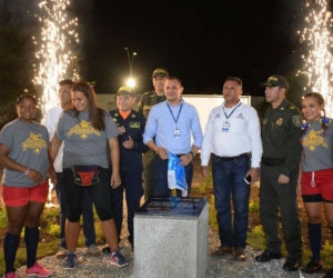 El director presidió el acto inaugural. 