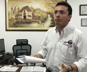 Contralor departamental, Ricardo Salinas