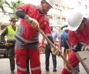 Realizaran la recolección de aguas residuales del edificio Karey, con un camión succión-presión tres veces al día: a las 8:00 y las 11:00 de la mañana y las 5:00 de la tarde. 