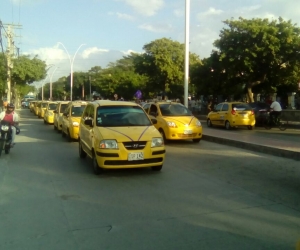 más 1500 taxis se tomaron las calles de Santa Marta.