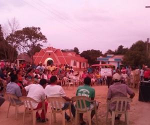 Debido a la situación generada por la presencia de burdeles y bares en Carreto, la comunidad ha organizado sendas asambleas en el sector para exigir acciones a la Alcaldía de El Piñón.