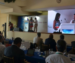 La viceministra de turismo, Sandra Howard, y el alcalde Rafael Martínez, compartieron escenario en el foro.