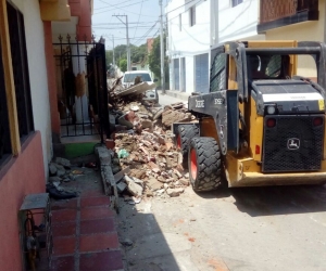 Recolección de escombros en la ciudad de Santa Marta. 