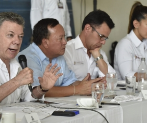 En compañía de varios de los ministros del despacho el Presidente Juan Manuel Santos absolvió las inquietudes planteadas por representantes de las fuerzas vivas de La Guajira. 