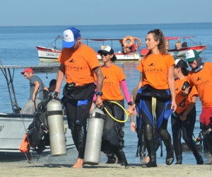 Por primera vez 150 buzos se une para realizar una limpieza submarina en las playas de Santa Marta.