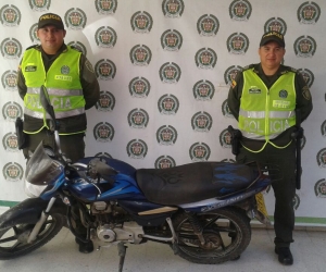 Motocicleta recuperada por la Policía en Ciénaga.
