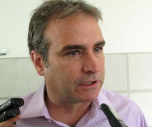 Pablo Felipe Robledo, superintendente de Industria y Comercio.