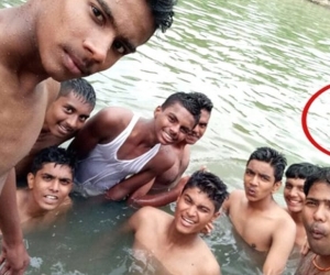 Selfie mortal: jóvenes en India no se percatan que su amigo se ahoga en la piscina