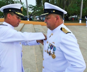 Es el Capitán de Navío, Carlos Rodríguez y ya fue presentando en ceremonia militar.
