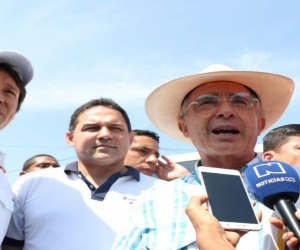 Rubén Jiménez junto al ex presidente Álvaro Uribe