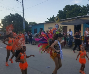 Los bailes y vestuarios modernos se hicieron presentes. 