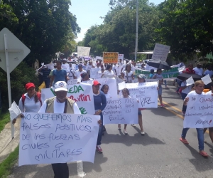 La marcha mantuvo bloqueada el domingo, por varias horas, la Troncal del Caribe. 