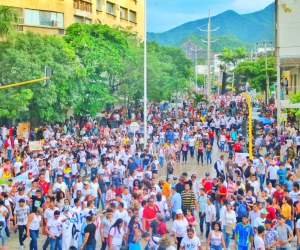 Aspecto de la manifestación en la carrera 5 con calle 22.