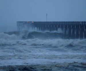 Al menos dos personas han muerto por este huracán que ya se ha degradado a tormenta tropical.