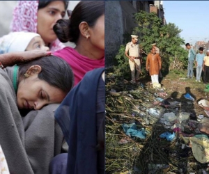  Una mujer es consolada tras la tragedia en las vías del tren en la India, donde 59 personas murieron.