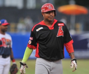 Castillo, un incansable paleador en la pelota venezolana, bateaba para .265 e igualmente había remolcado 22 carreras para la causa crepuscular.