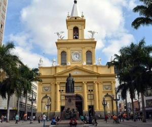 Un hombre abrió fuego el martes durante una misa en la Catedral Metropolitana de Campinas.