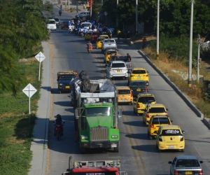 Caravana de taxis acompañó el cortejo fúnebre de colega asesinado. 