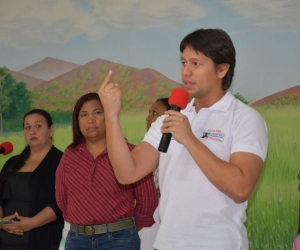 Intervención del candidato Rubén Jiménez, durante el recorrido. 