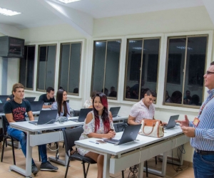 adquirió la plataforma ‘Amadeus’, que permitirá a los estudiantes ampliar su oferta de formación profesional y las posibilidades de vinculación laboral, no solo en el país sino a nivel internacional, puesto que es una herramienta tecnológica de orden mundial.