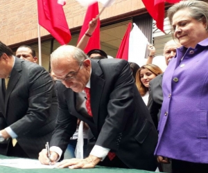 Humberto de la Calle, junto a Clara López, fórmula vicepresidencial.